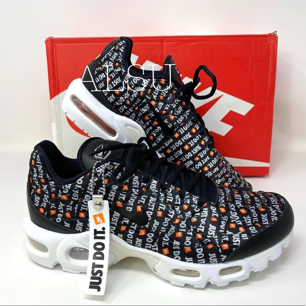 Nike Air Max Plus Black Women’s Sneakers AUTHENTIC - Picture 2 of 12